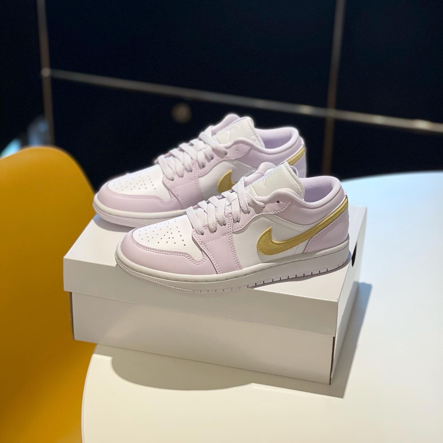 NIKE WMNS AIR JORDAN 1 LOW BARELY GRAPE LEMON WASH