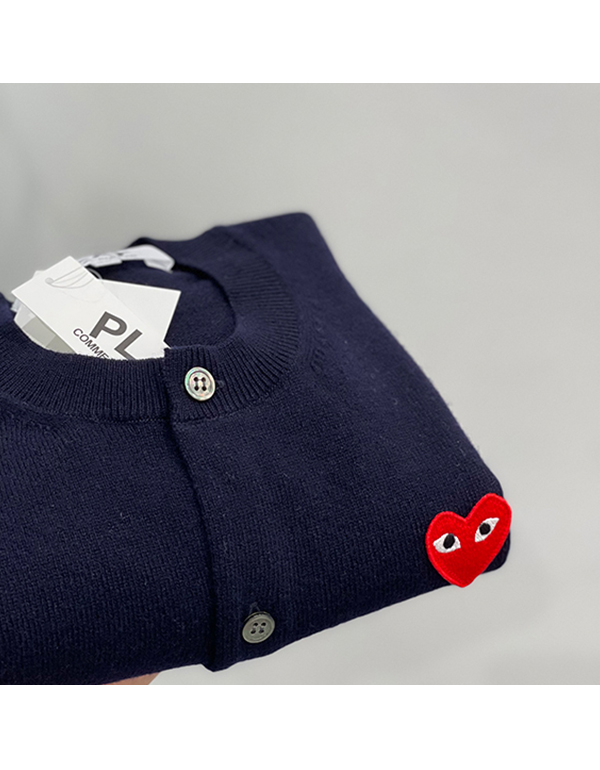 (WOMENS) COMME DES GARCONS PLAY RED HEART WOMENS CADIGAN (NAVY)