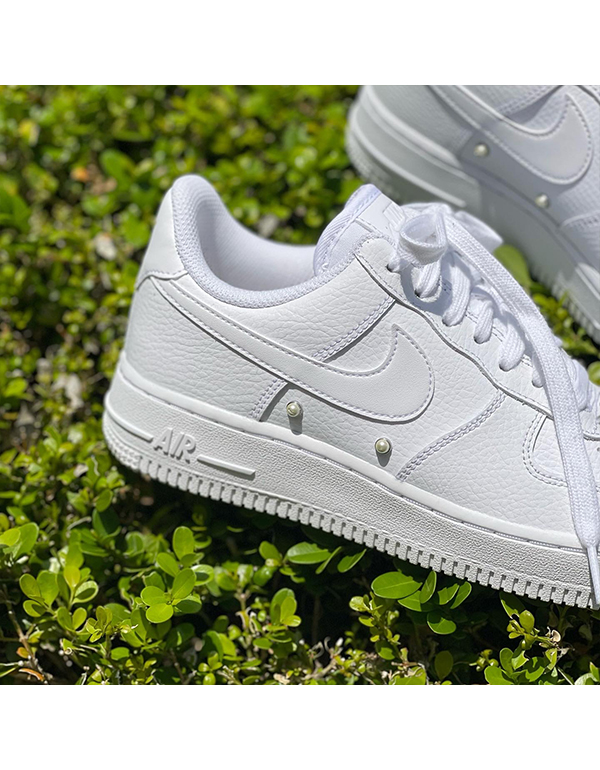 NIKE WMNS AIR FORCE 1 ’07 SE PEARL WHITE